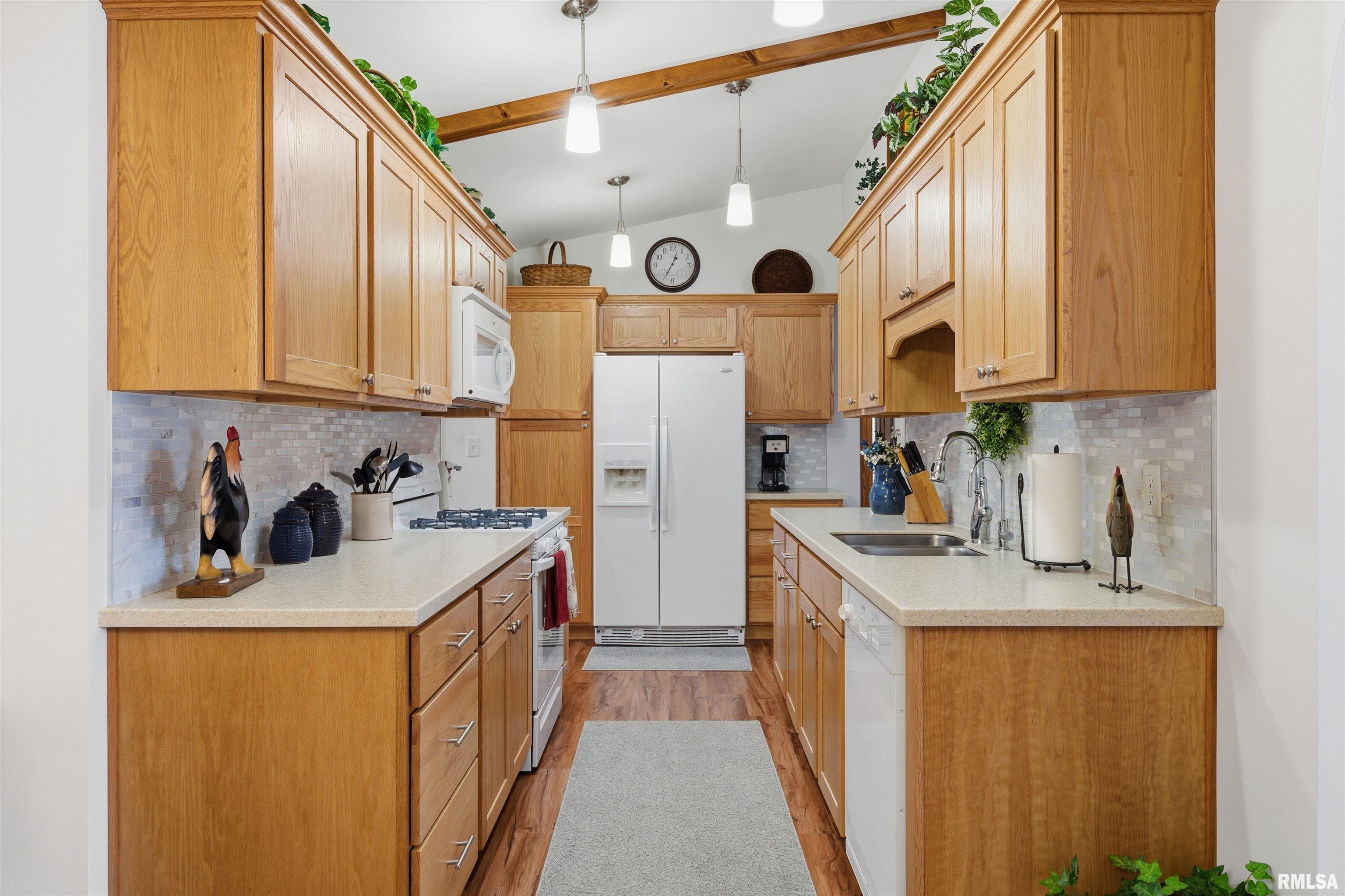 12656 Schleder Road Pekin, IL 61554 - Photo 9 of 52