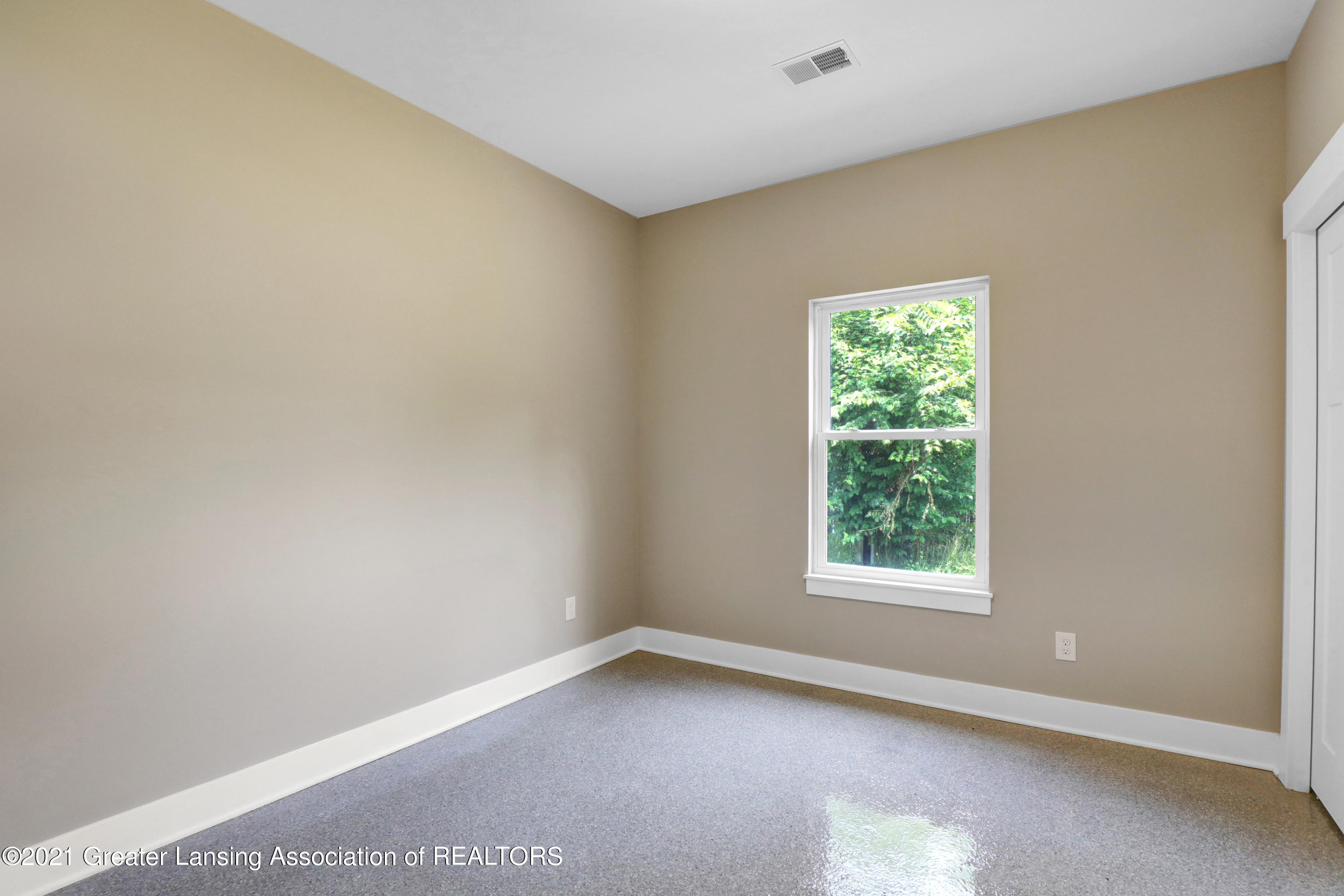 123 South Lincoln Street Perry, MI 48872 - Photo 16 of 21 9I3A0095
