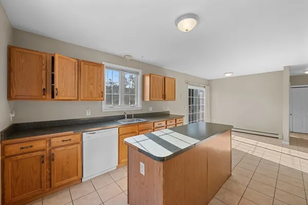 $299,900 | 1 Emma Ln', Unit B, Wareham, MA 02571