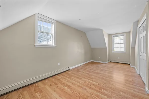 $299,900 | 1 Emma Ln', Unit B, Wareham, MA 02571
