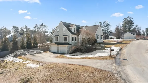 $299,900 | 1 Emma Ln', Unit B, Wareham, MA 02571