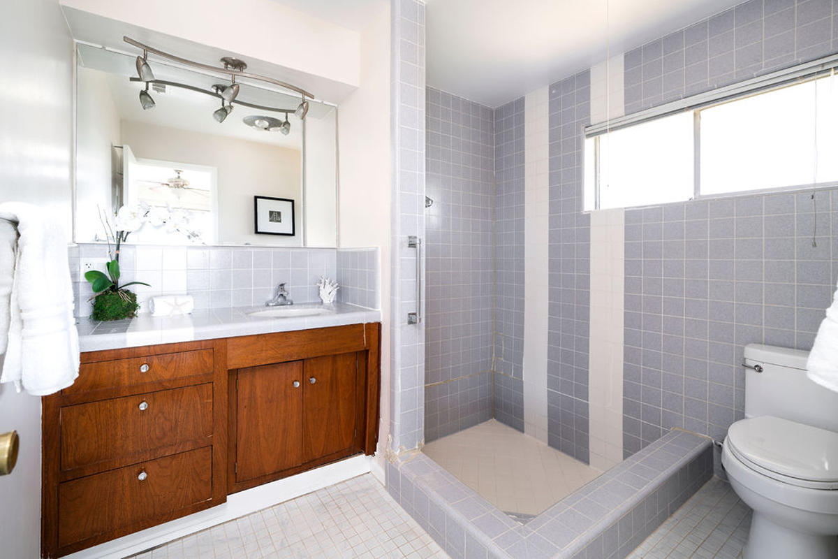 306 Northridge Road Santa Barbara, CA 93105 - Photo 12 of 29 Master Bathroom
