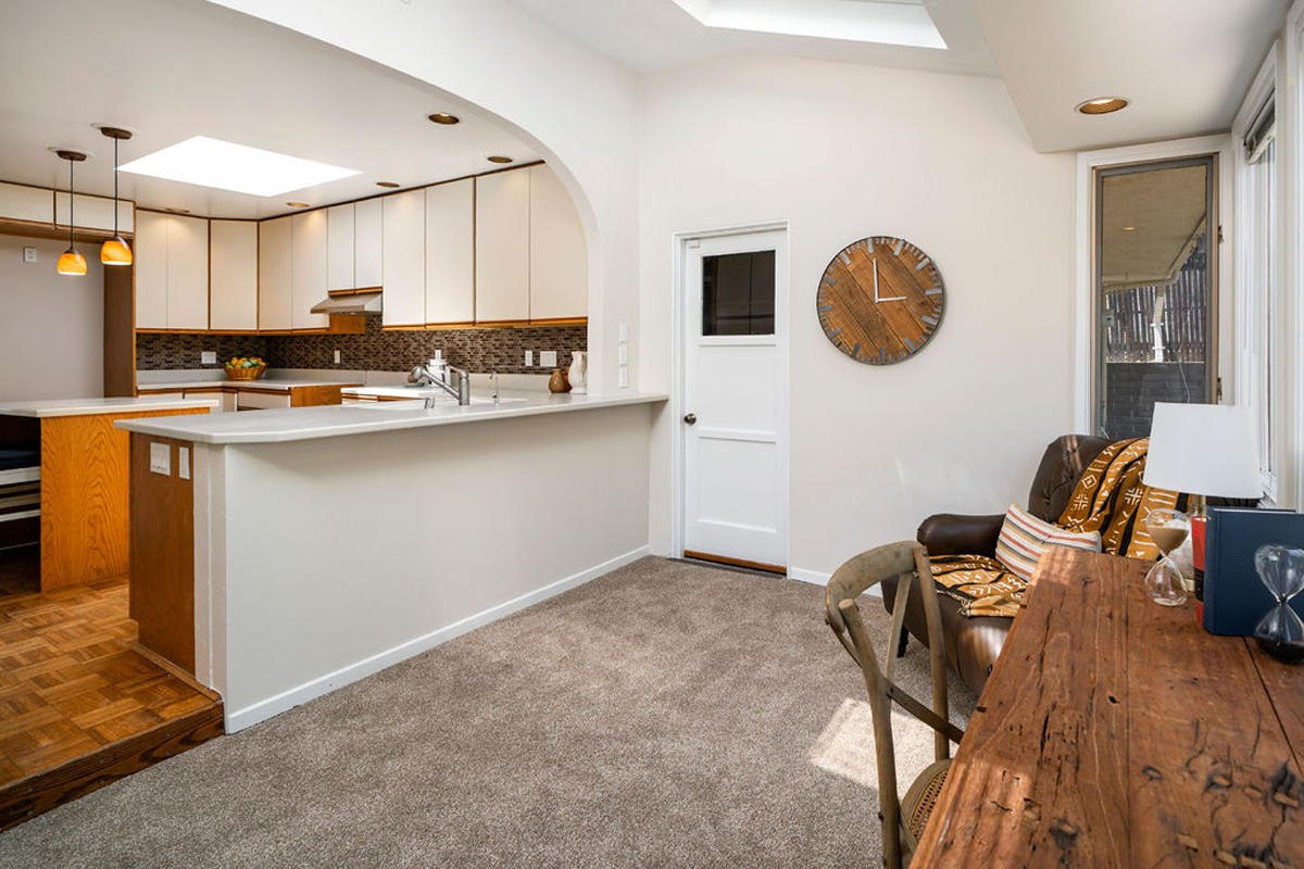306 Northridge Road Santa Barbara, CA 93105 - Photo 9 of 29 Kitchen and Sun Room