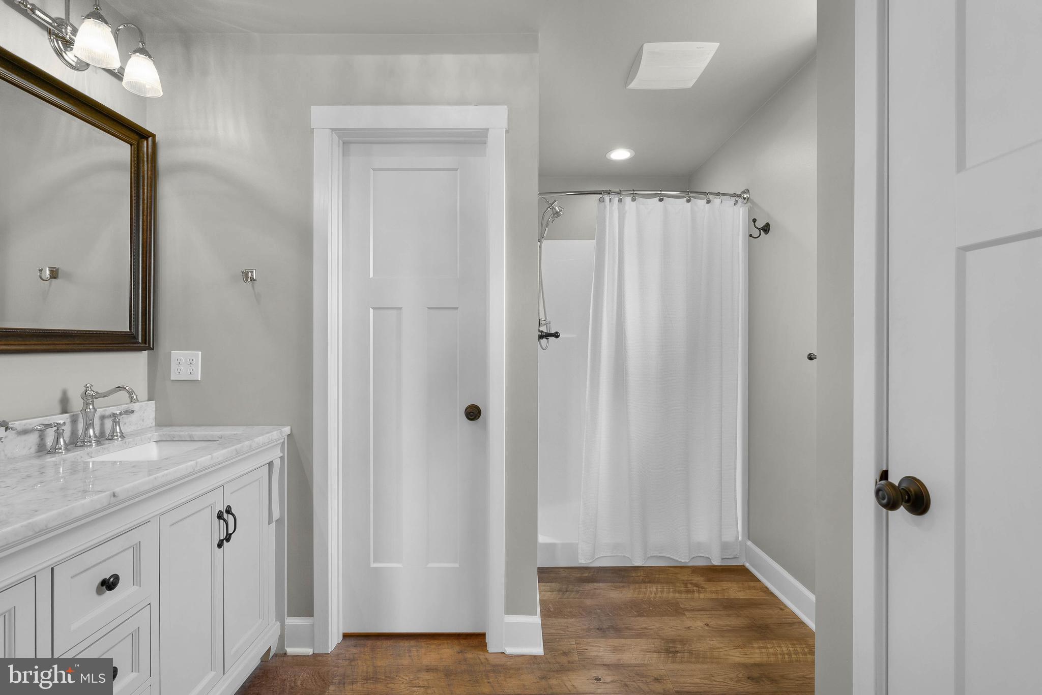 4464 Alesia Lineboro Road Manchester, MD 21102 - Photo 25 of 50 Owner's bathroom