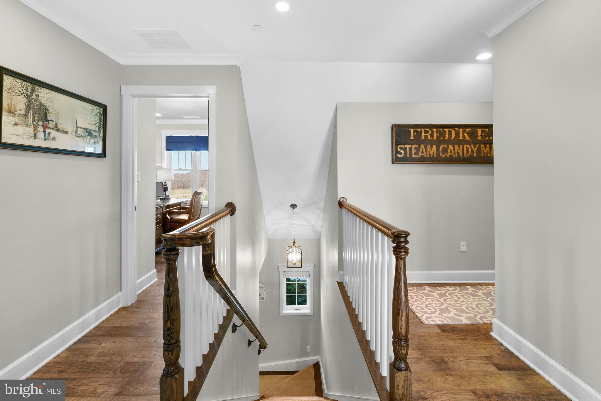 4464 Alesia Lineboro Road Manchester, MD 21102 - Photo 28 of 50 Hallway/upstairs landing