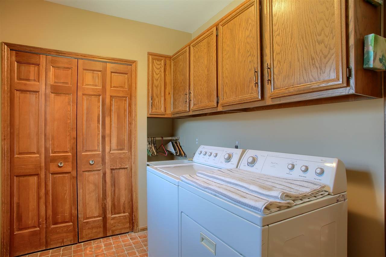 2614 Lambeth Park Rochester Hills, MI 48306 - Photo 17 of 32