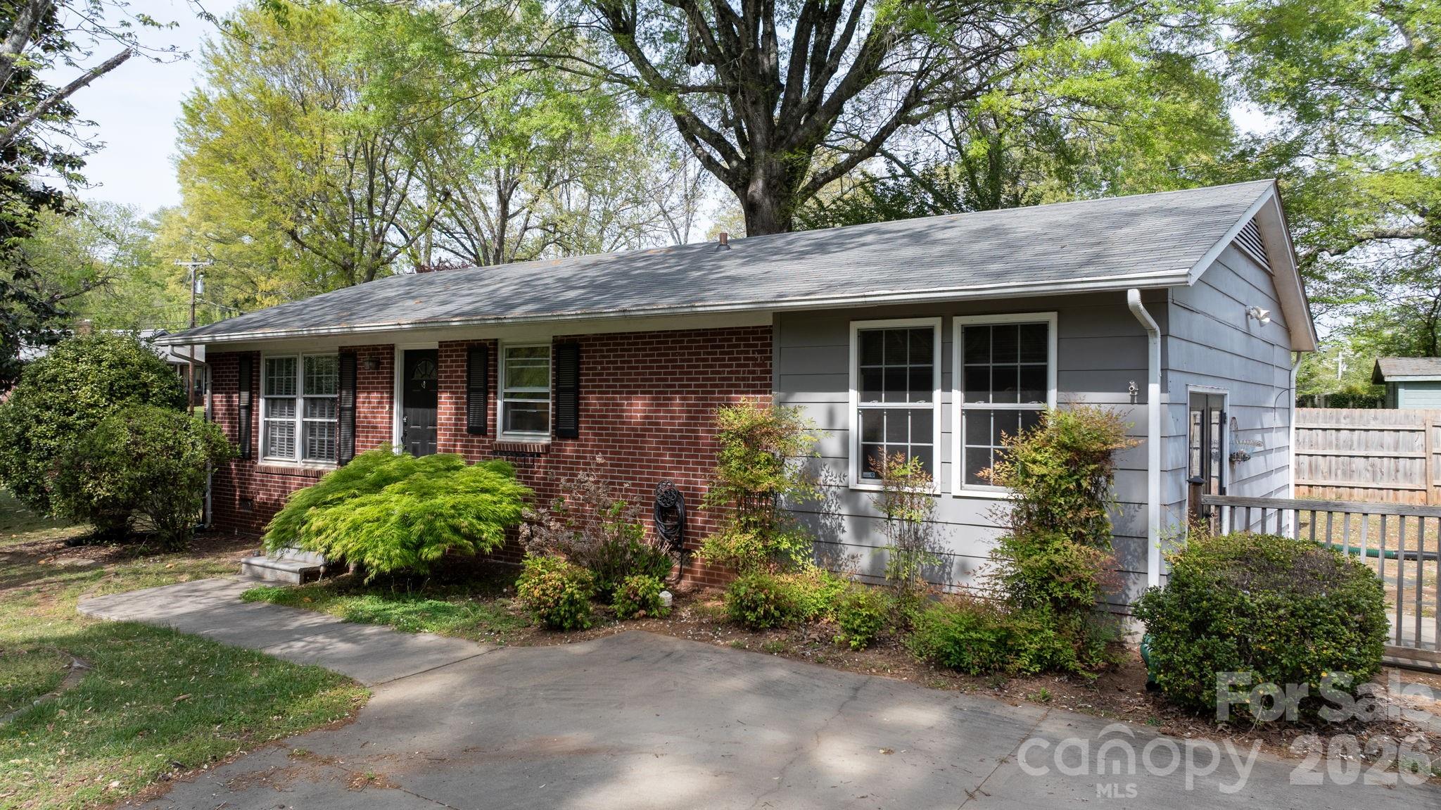 326 Tanner Street Rutherfordton, NC 28139 - Photo 2 of 37