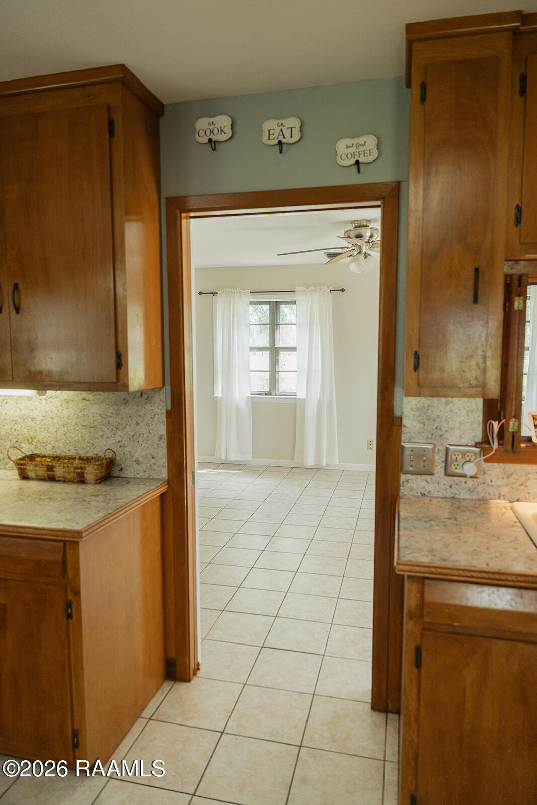 2806 Riverwood Road New Iberia, LA 70560 - Photo 12 of 39 DSC00804