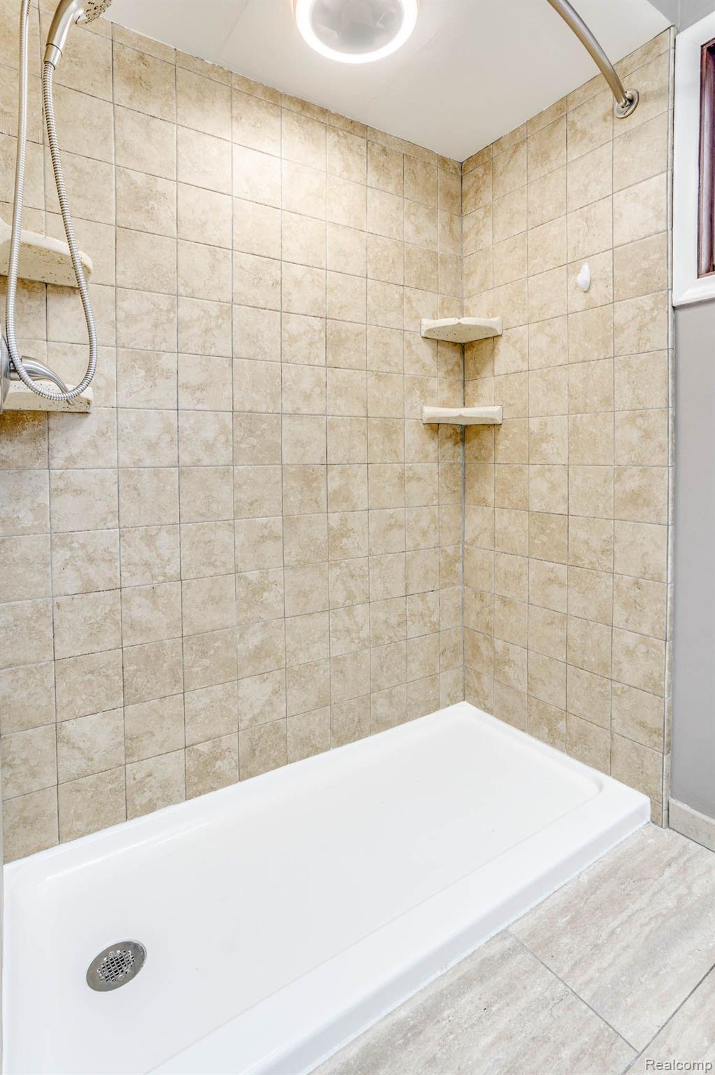 9729 Reeck Road Allen Park, MI 48101 - Photo 10 of 22 Gallery Image 10