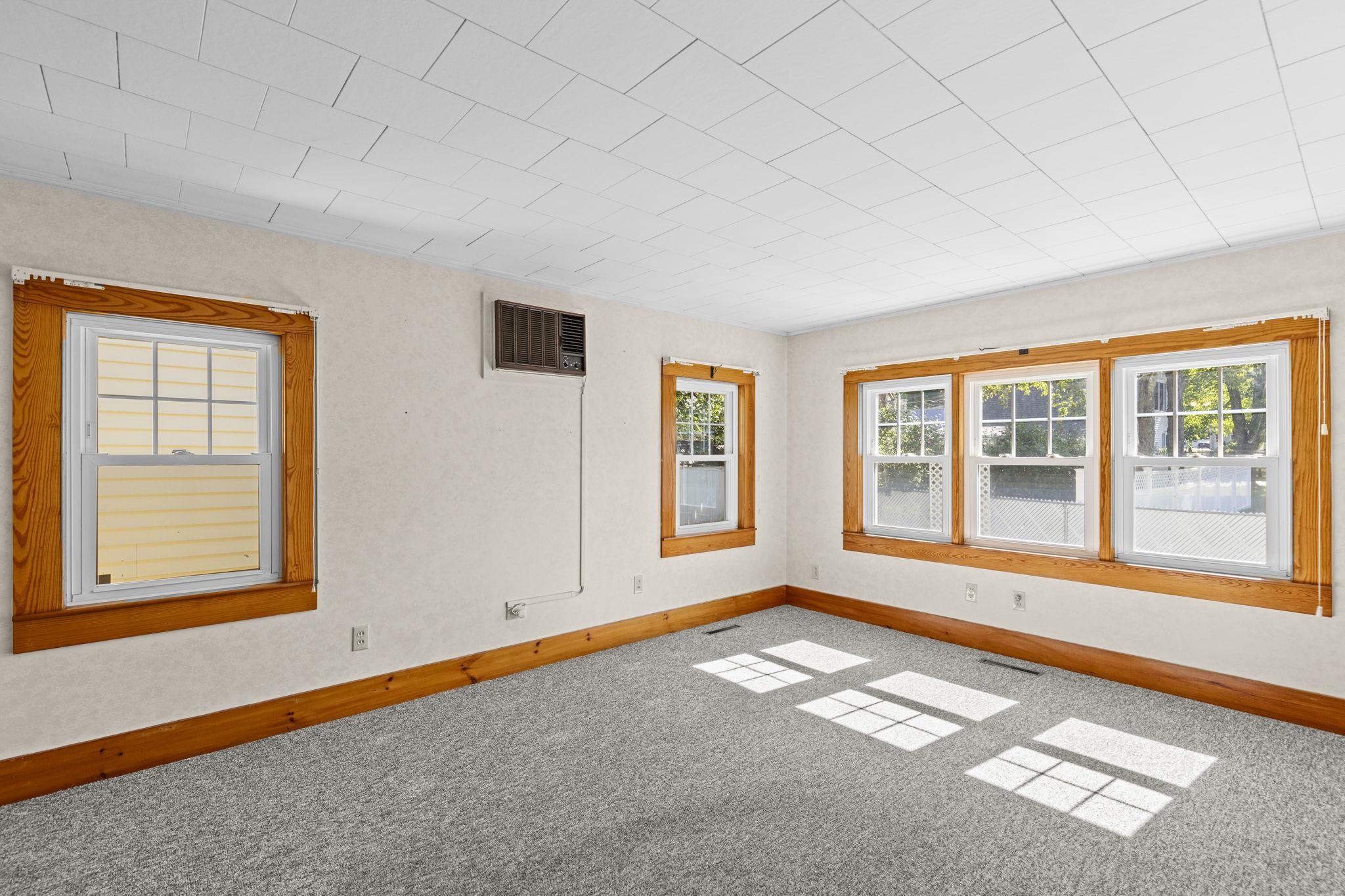 68 Richardson Street Rochester, NH 03867 - Photo 8 of 31
