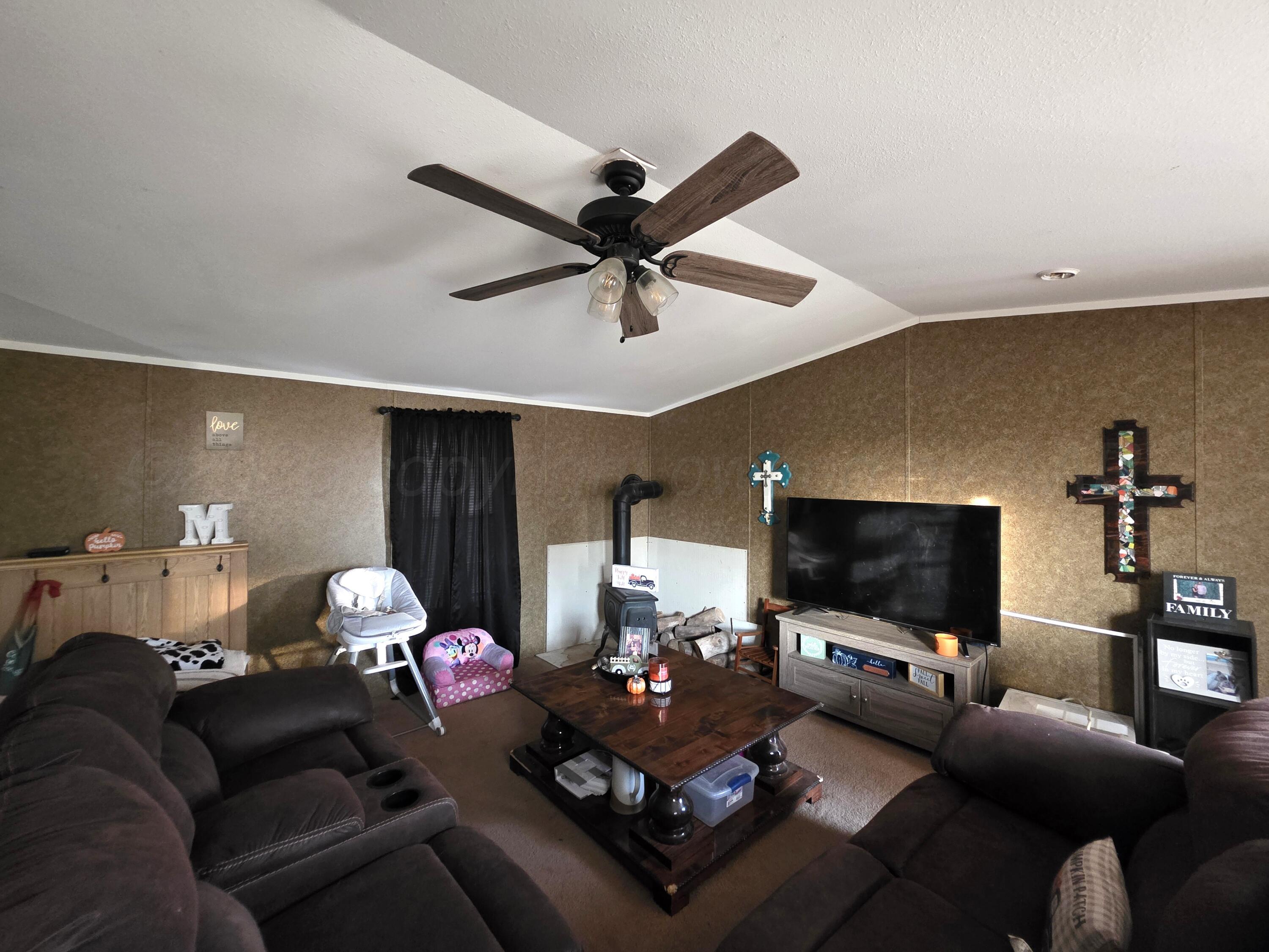 County Road Mobeetie, TX 79061 - Photo 3 of 18 Living Room