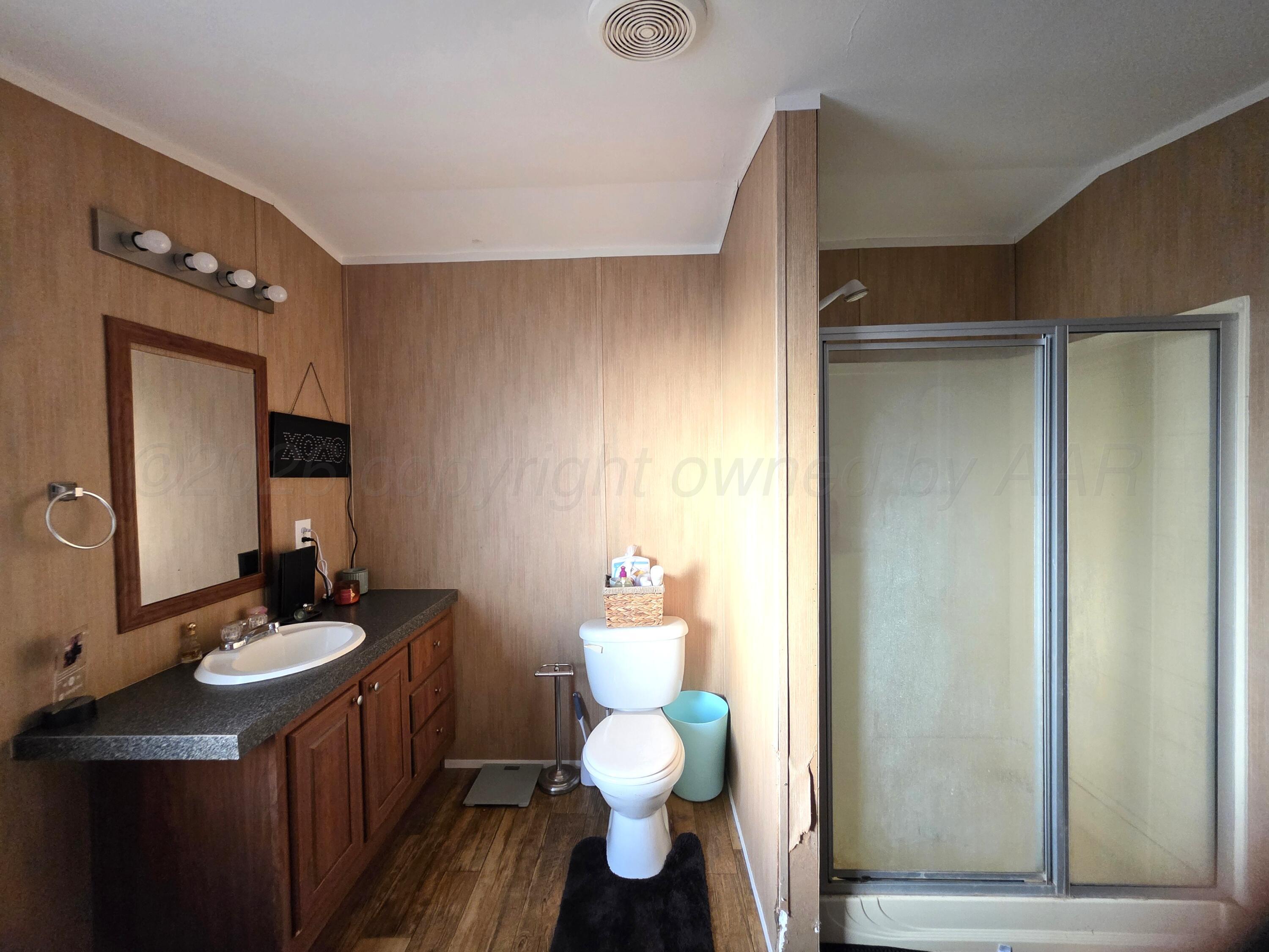 County Road Mobeetie, TX 79061 - Photo 9 of 18 Primary Bathroom