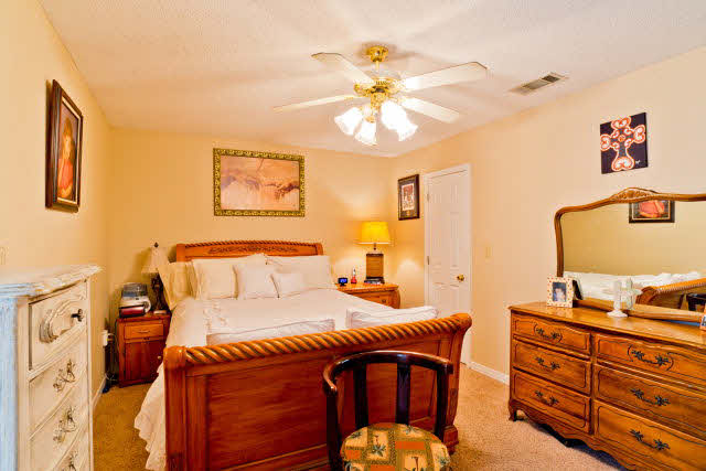 402 Oakleigh Circle Foley, AL 36535 - Photo 16 of 17 Master Suite