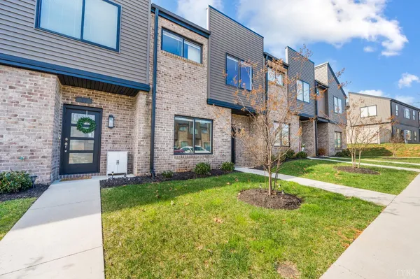 $264,000 | 33 Zentry Place, Lynchburg, VA 24502