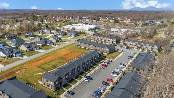 $264,000 | 33 Zentry Place, Lynchburg, VA 24502