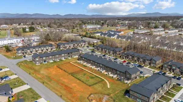 $264,000 | 33 Zentry Place, Lynchburg, VA 24502