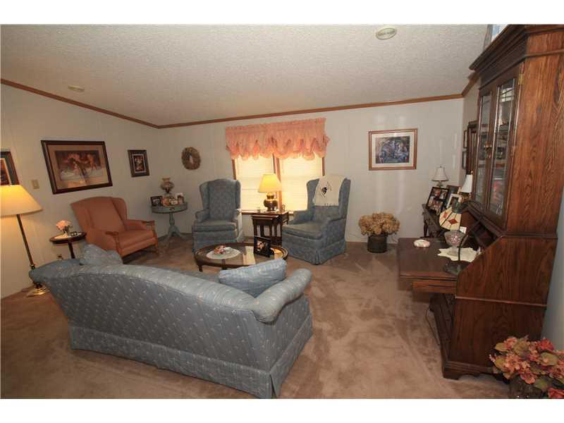 100 Reagan Road Mount Pleasant, PA 15666 - Photo 3 of 11 Living Room.