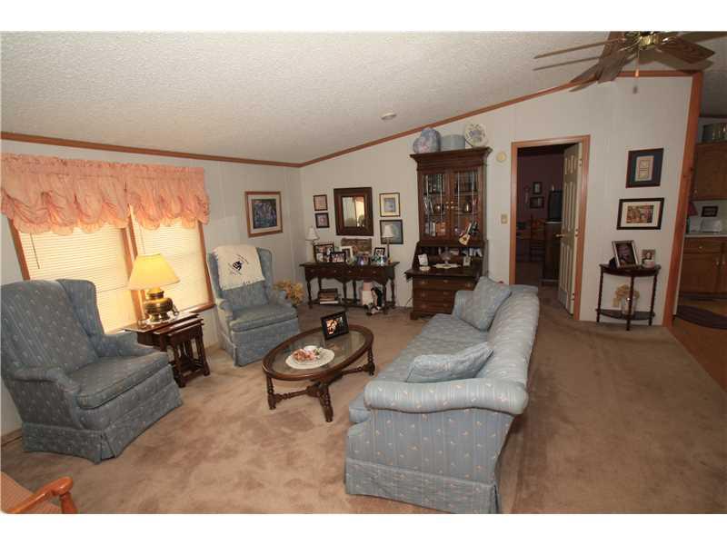 100 Reagan Road Mount Pleasant, PA 15666 - Photo 4 of 11 Living Room.