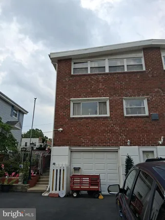 $265,000 | 145 Crum Creek Drive, Woodlyn, PA 19094