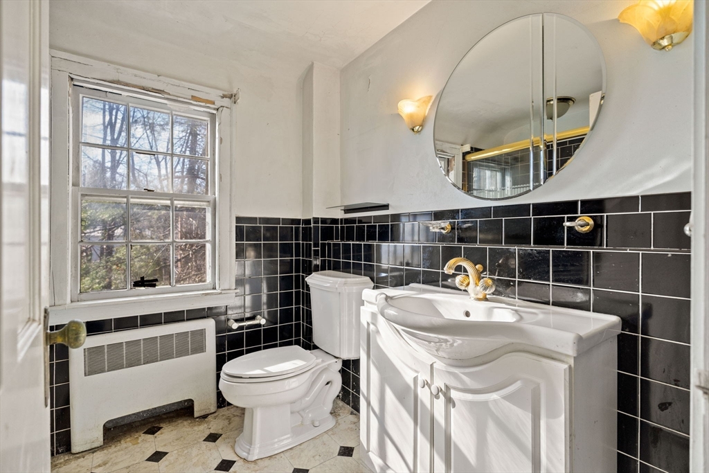 32 Grant Road Lynn, MA 01904 - Photo 13 of 31