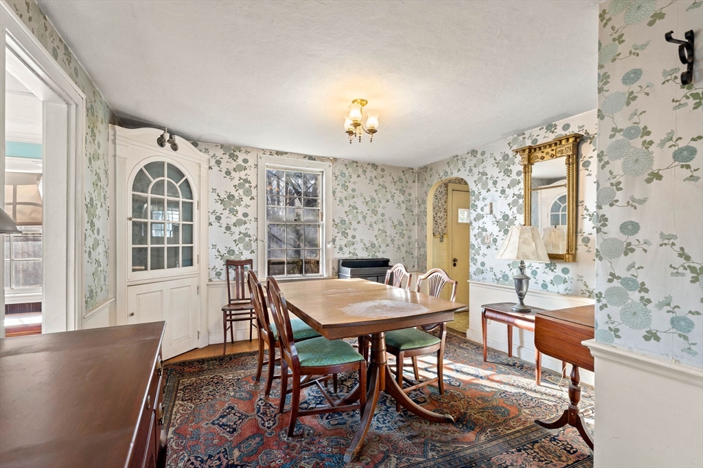 32 Grant Road Lynn, MA 01904 - Photo 3 of 31