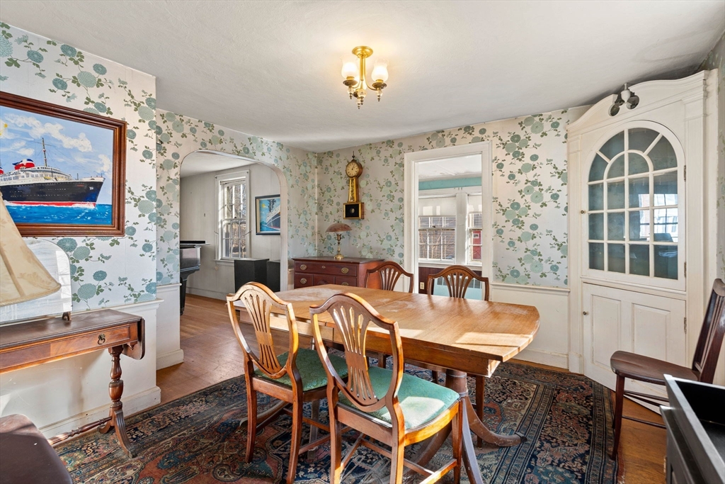 32 Grant Road Lynn, MA 01904 - Photo 4 of 31