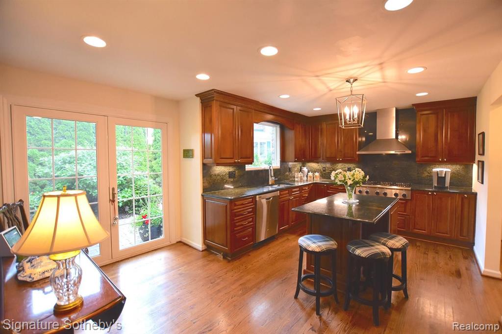 275 Hamilton Road Bloomfield Hills, MI 48301 - Photo 14 of 47