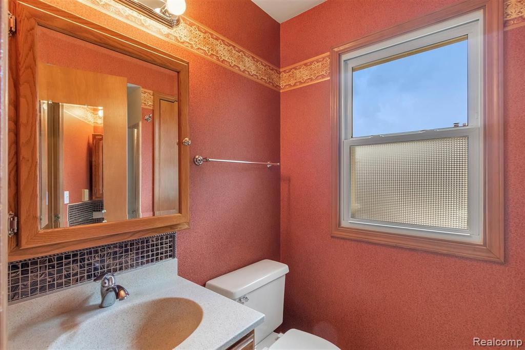 1605 Crestline Lane Rochester Hills, MI 48307 - Photo 21 of 43