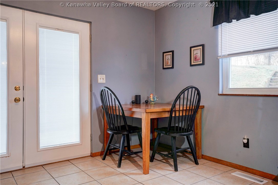 226 Easter Road Nitro, WV 25143 - Photo 10 of 24 Gallery Image 10