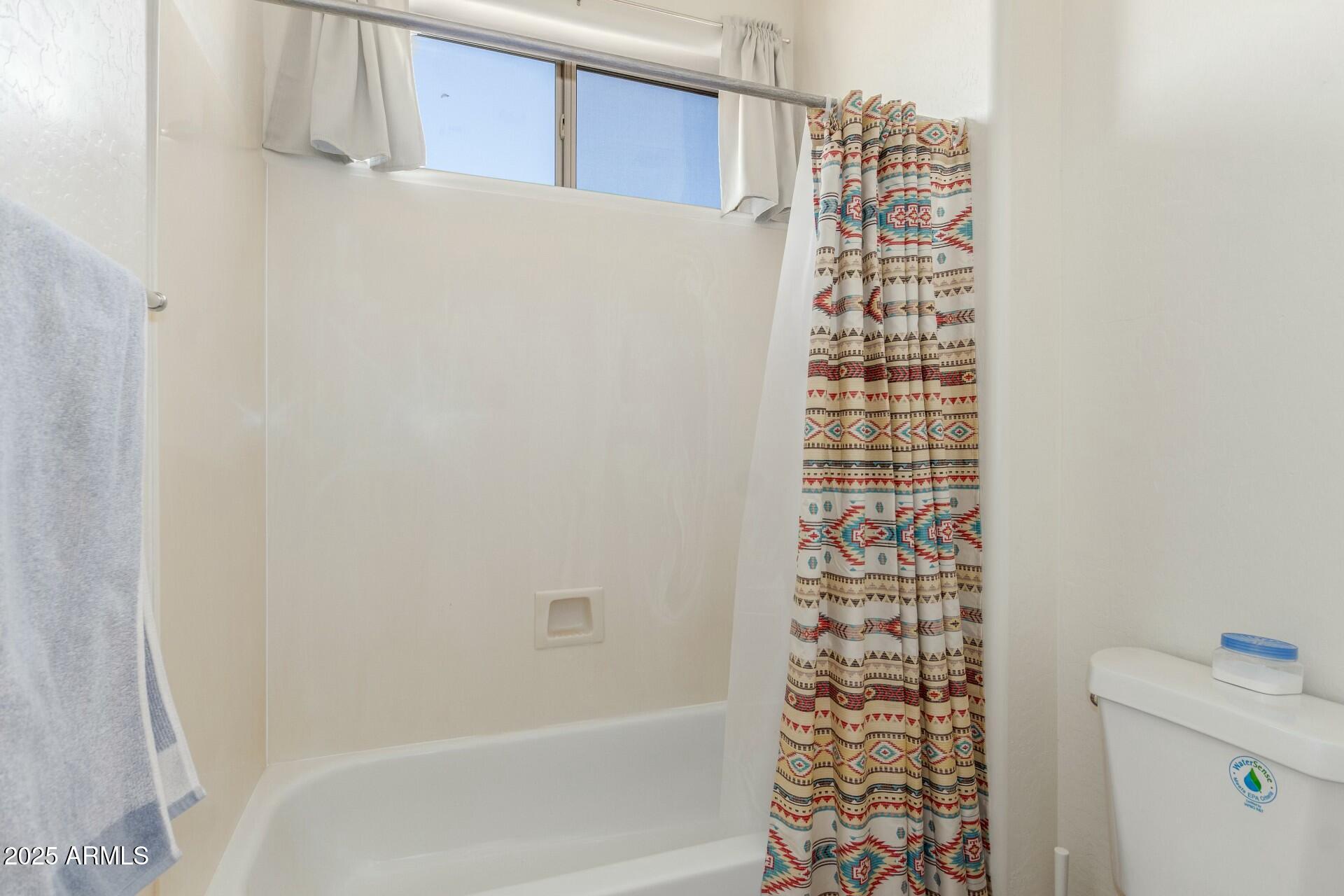 2614 West Florimond Road Phoenix, AZ 85086 - Photo 19 of 21 En Suite Bathroom 3