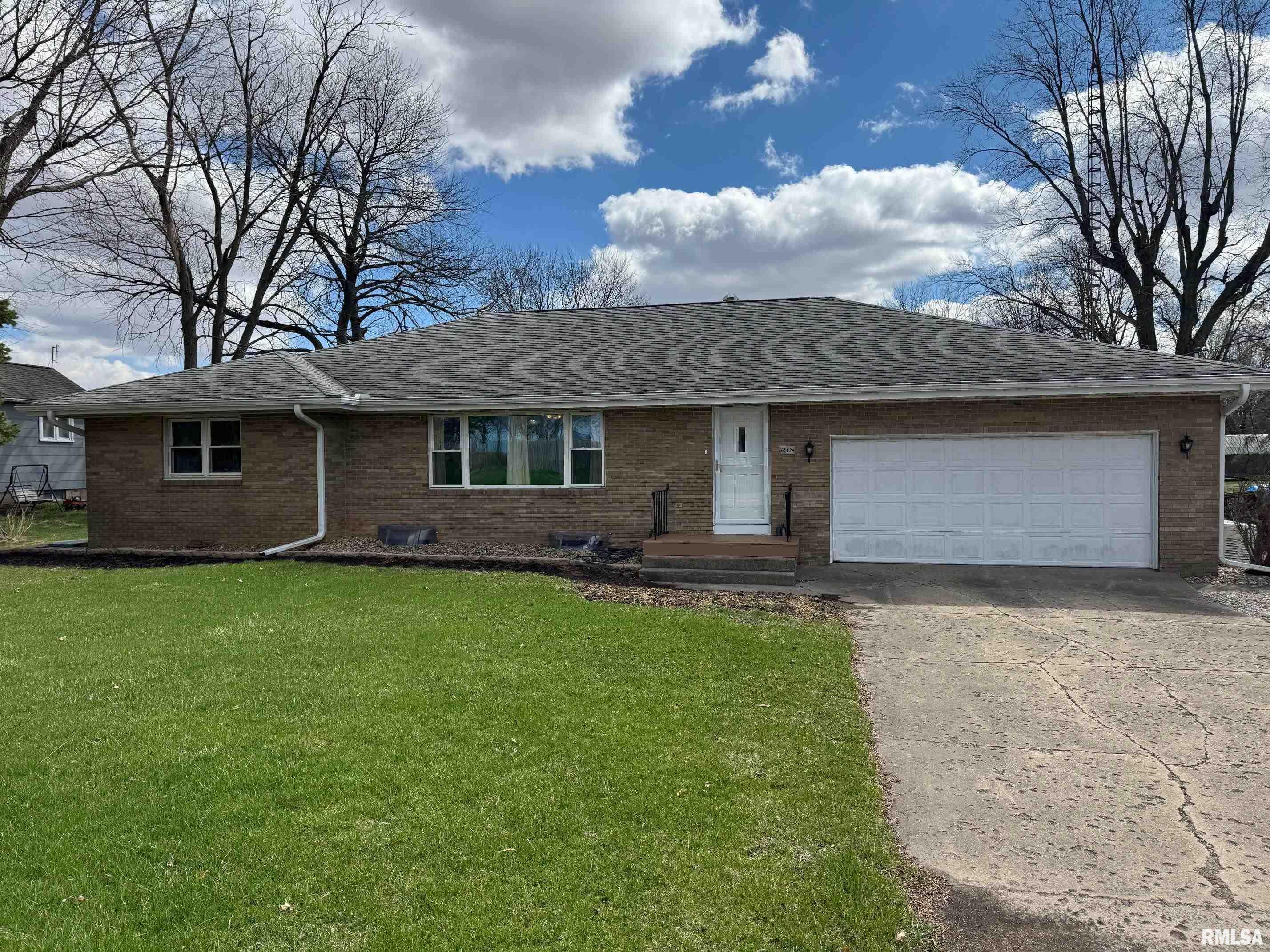 213 East State Street Washburn, IL 61570 - Photo 1 of 35