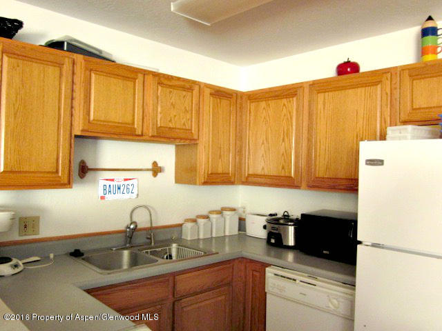 885 Taugenbaugh Boulevard Rifle, CO 81650 - Photo 4 of 8 Kitchen