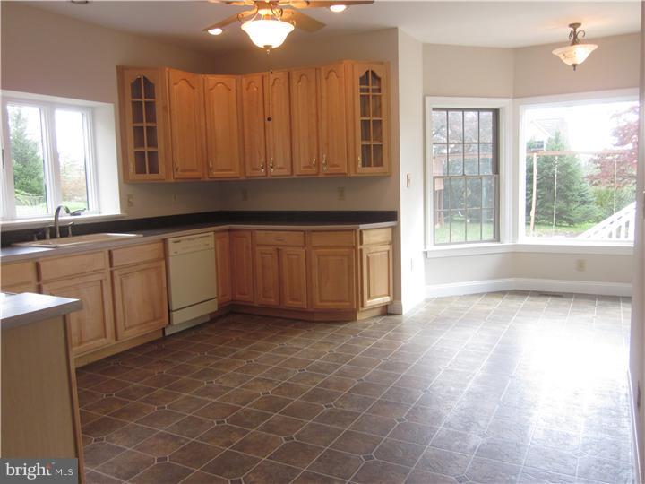 344 New Darlington Road Media, PA 19063 - Photo 6 of 25 Kitchen