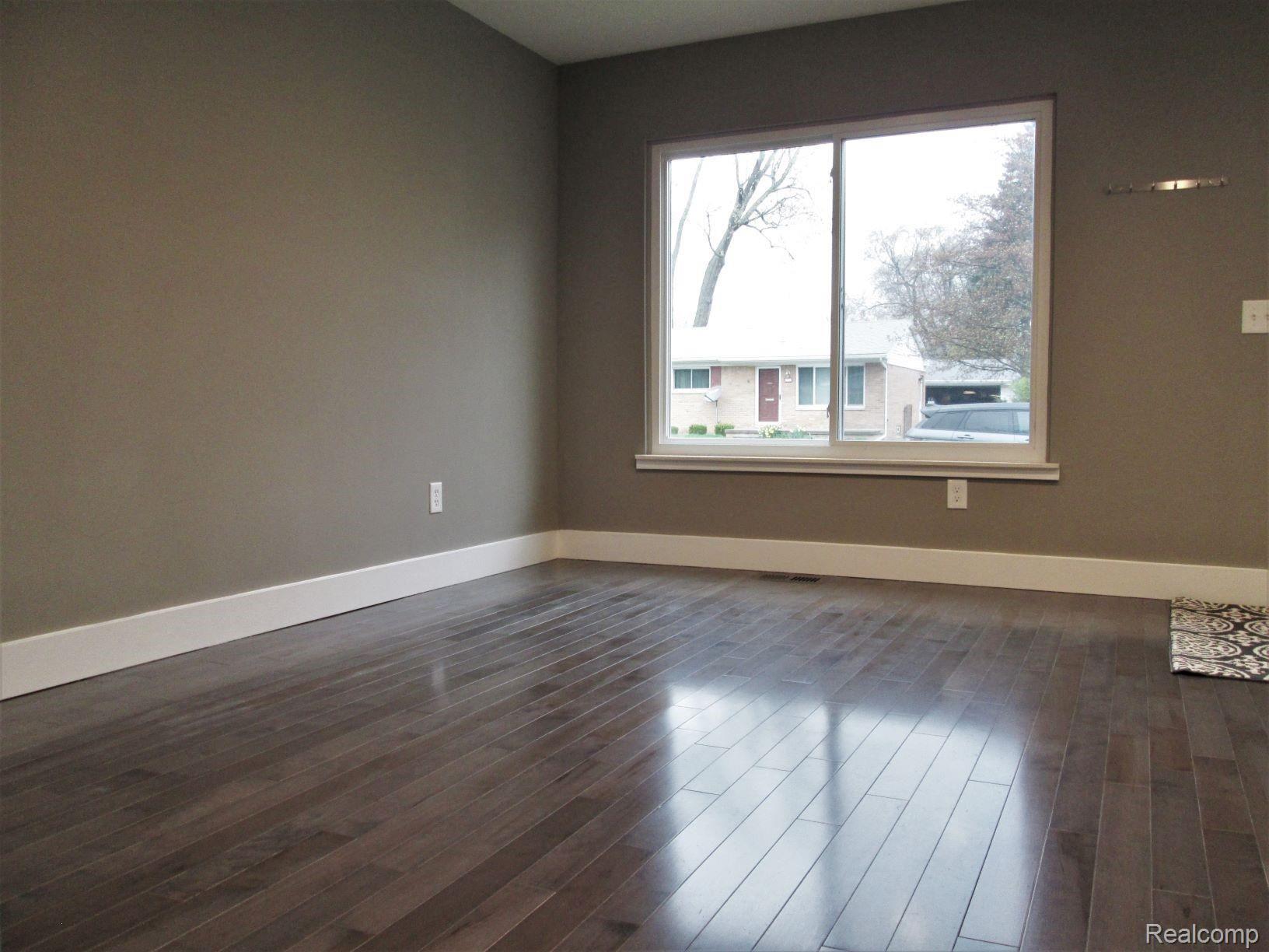1907 Princeton Road Berkley, MI 48072 - Photo 12 of 27 pr-lr2.JPG