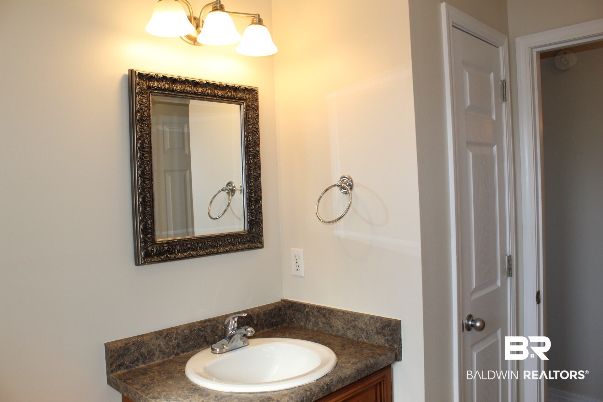 17717 East View Loop Foley, AL 36535 - Photo 13 of 19 Guest Bath