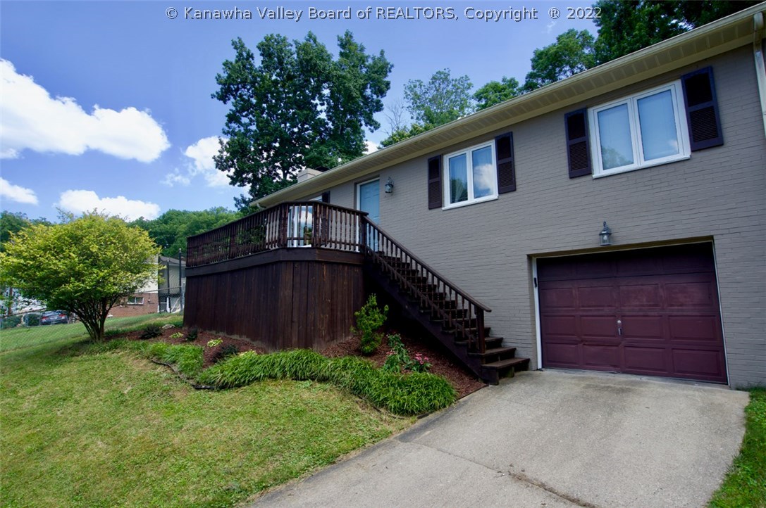 504 Spotswood Road Charleston, WV 25303 - Photo 1 of 30 Gallery Image 1