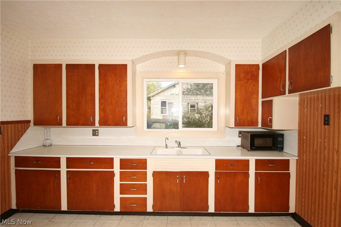 4075 Eastern Road Barberton, OH 44203 - Photo 2 of 27 Gallery Image 2