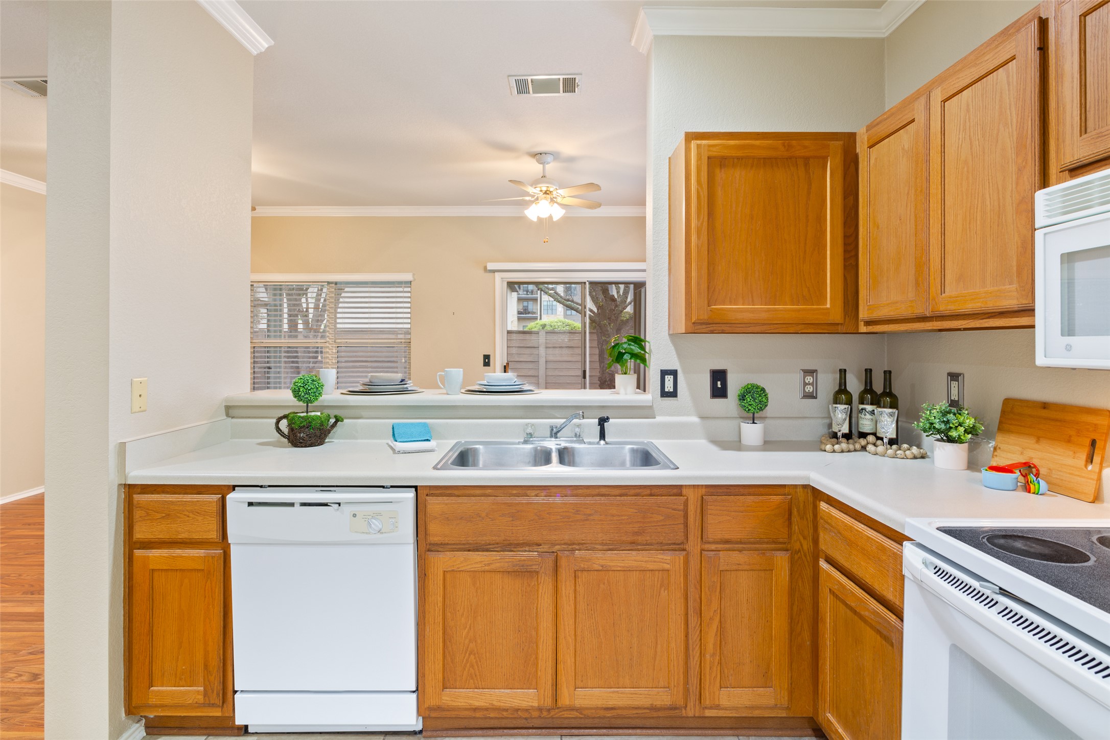107 Plover Pass Georgetown, TX 78633 - Photo 10 of 27