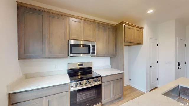 $320,415 | 5882 Butterfield Court, Bettendorf, IA 52722