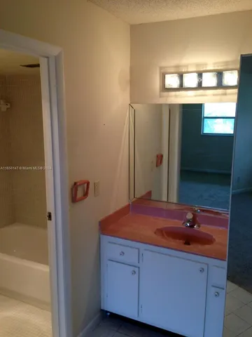 $140,500 | 6201 North Falls Cir Drive, Unit 311, Lauderhill, FL 33319