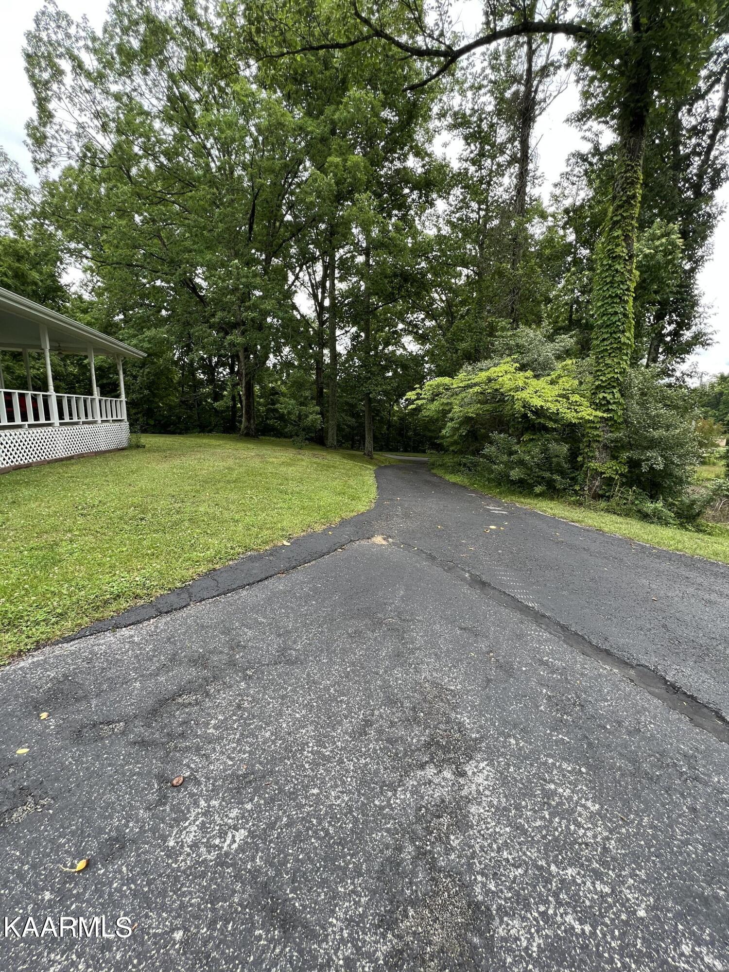 561 Grape Rough Road Oneida, TN 37841 - Photo 12 of 33 FEE9016C-49D7-4975-A7E2-E66550C0A8BA