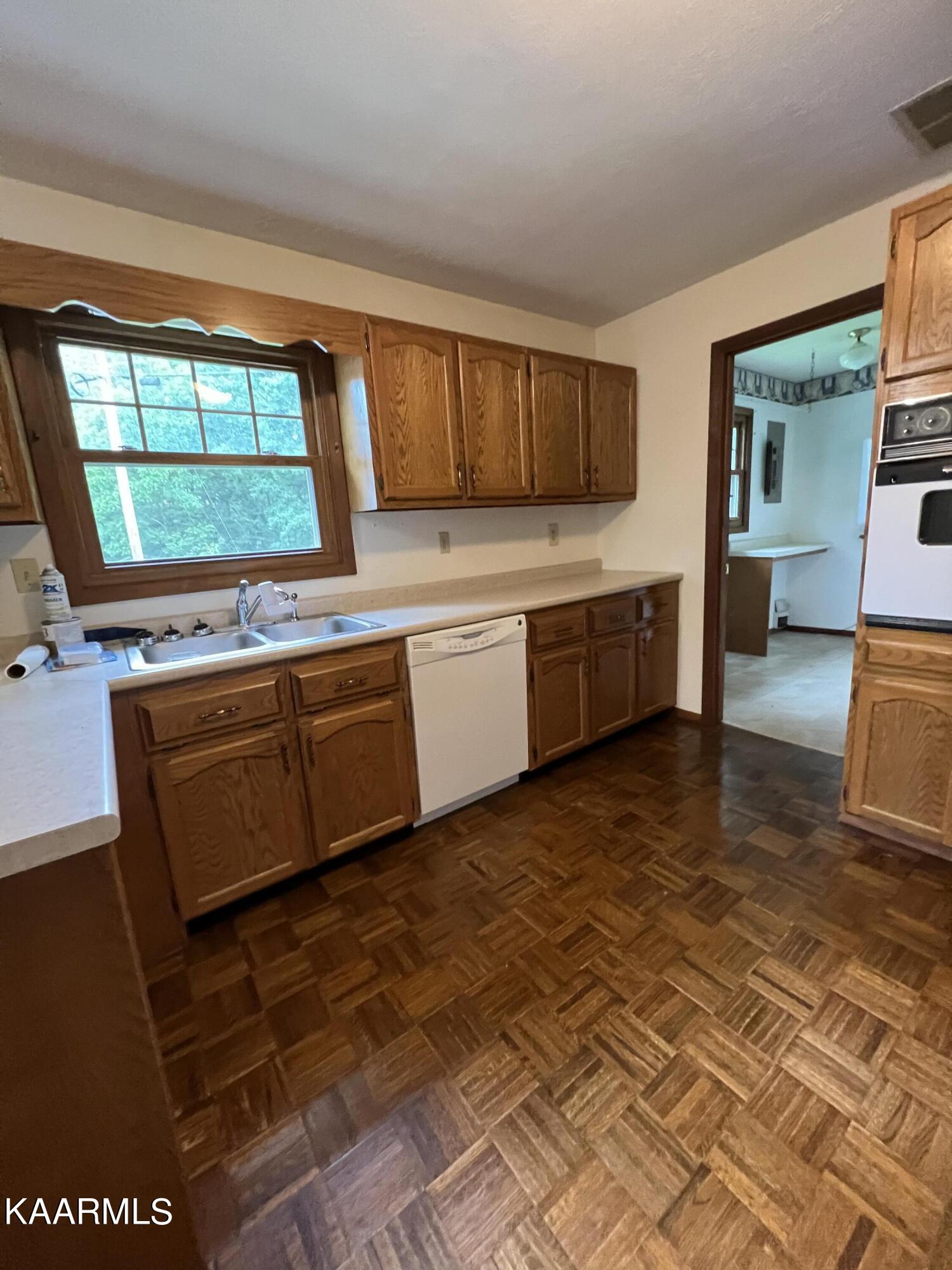 561 Grape Rough Road Oneida, TN 37841 - Photo 20 of 33 305BA5D0-533B-4FD5-A0B5-D441F04AA4F7