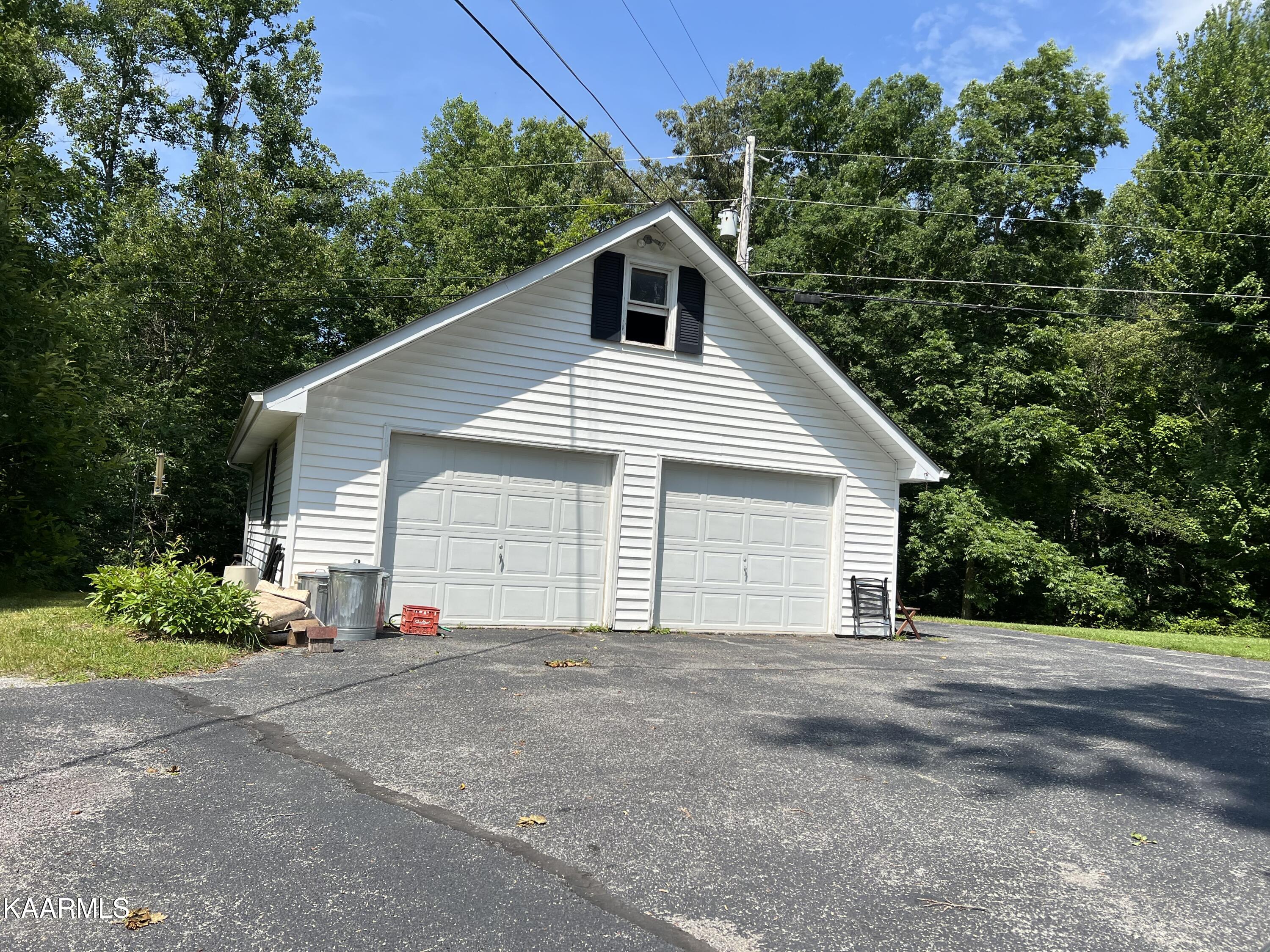 561 Grape Rough Road Oneida, TN 37841 - Photo 6 of 33 D507C5CC-DAEF-4493-B2E6-BF9DDCCE9B83