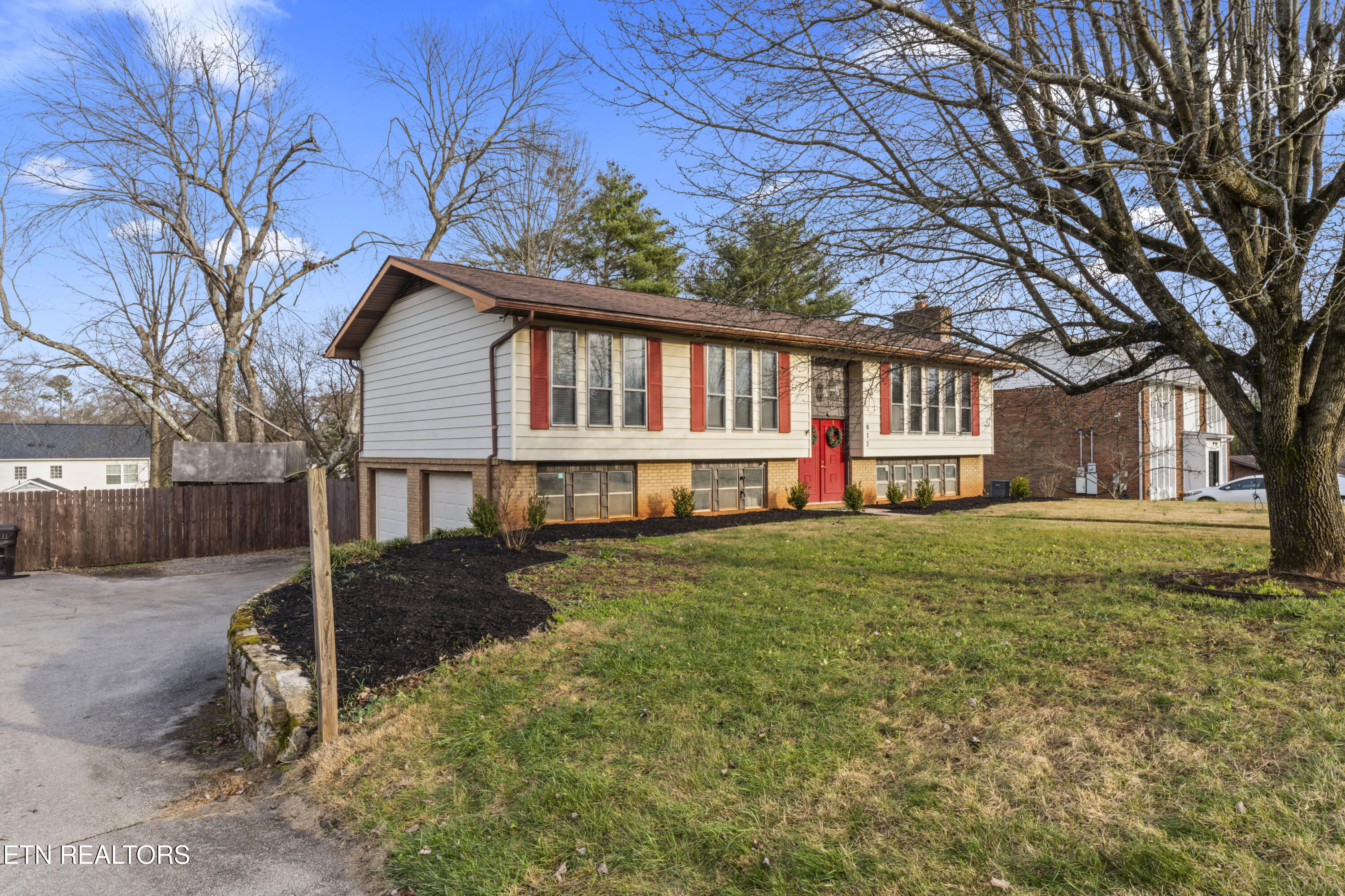 812 Crest Forest Road Knoxville, TN 37923 - Photo 13 of 45 photos_high_resolution_DSC08177