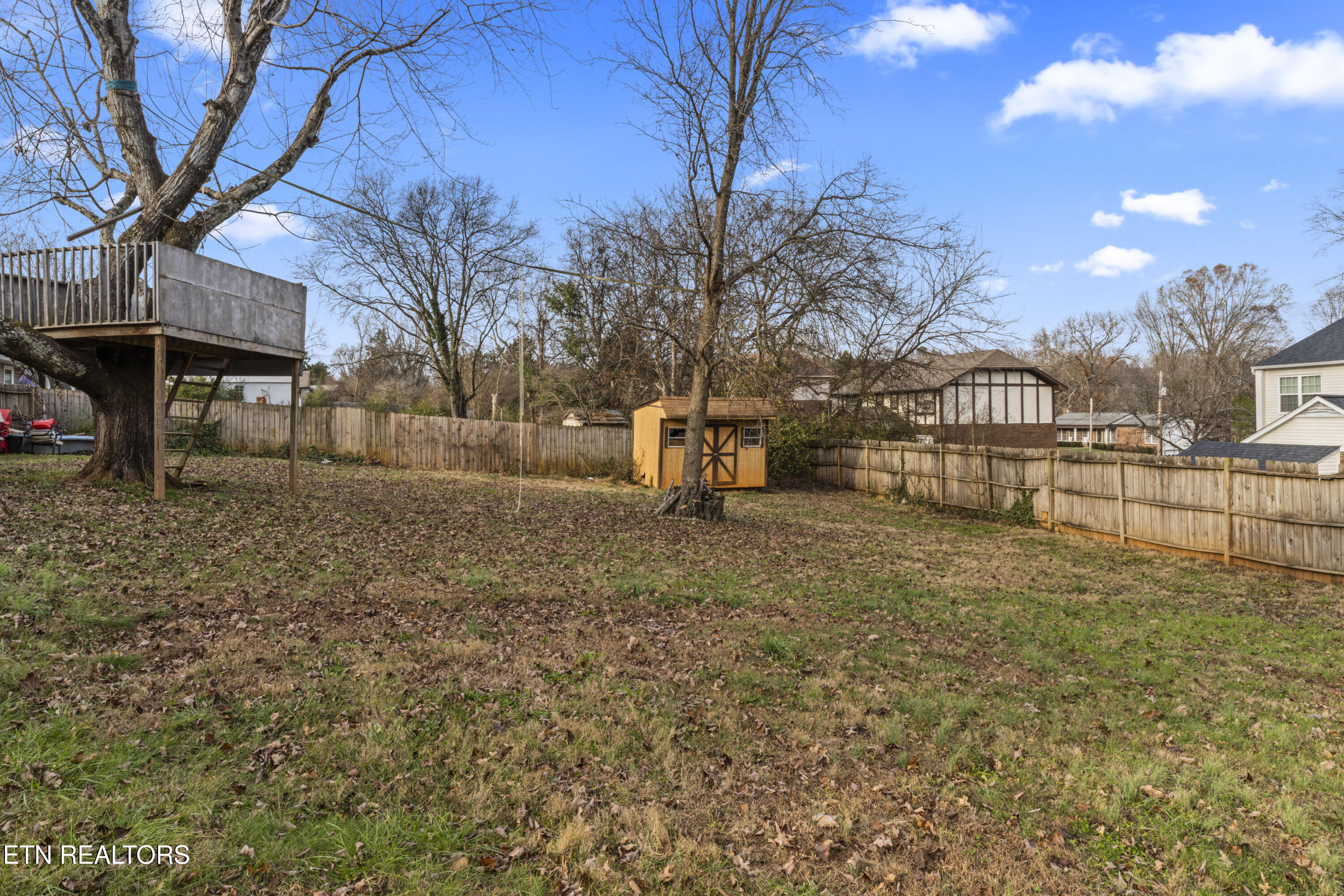 812 Crest Forest Road Knoxville, TN 37923 - Photo 17 of 45 photos_high_resolution_DSC08196