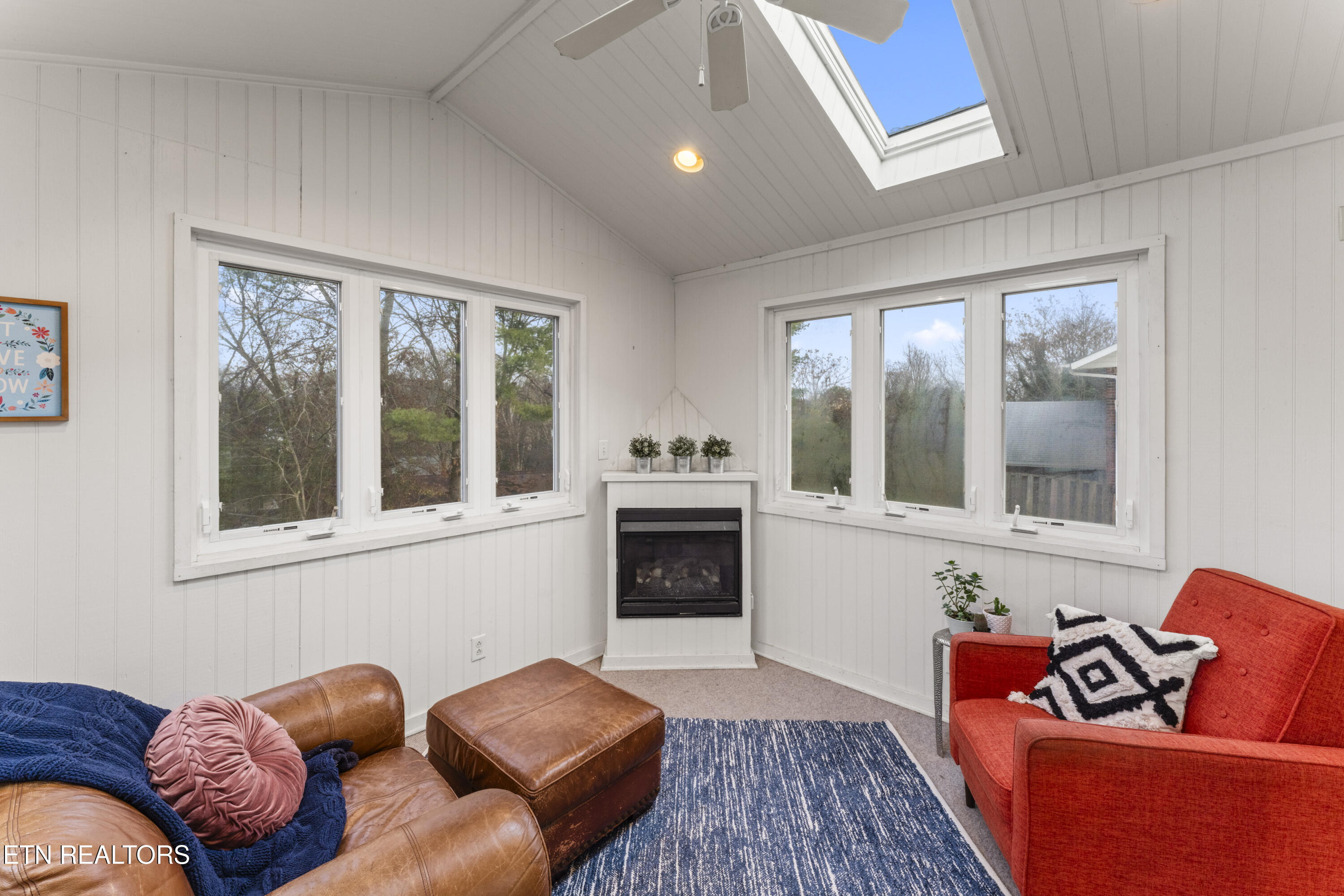 812 Crest Forest Road Knoxville, TN 37923 - Photo 22 of 45 Sunroom