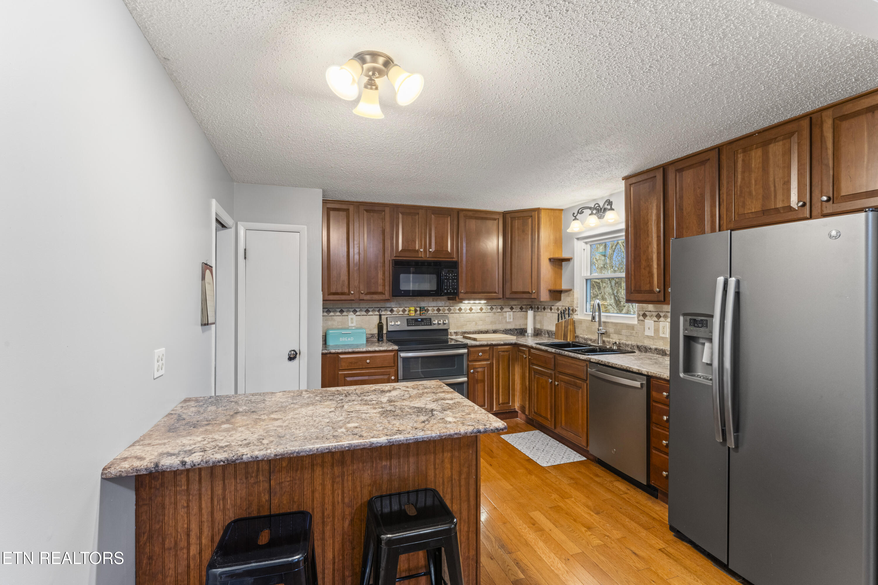 812 Crest Forest Road Knoxville, TN 37923 - Photo 24 of 45 photos_high_resolution_DSC08231