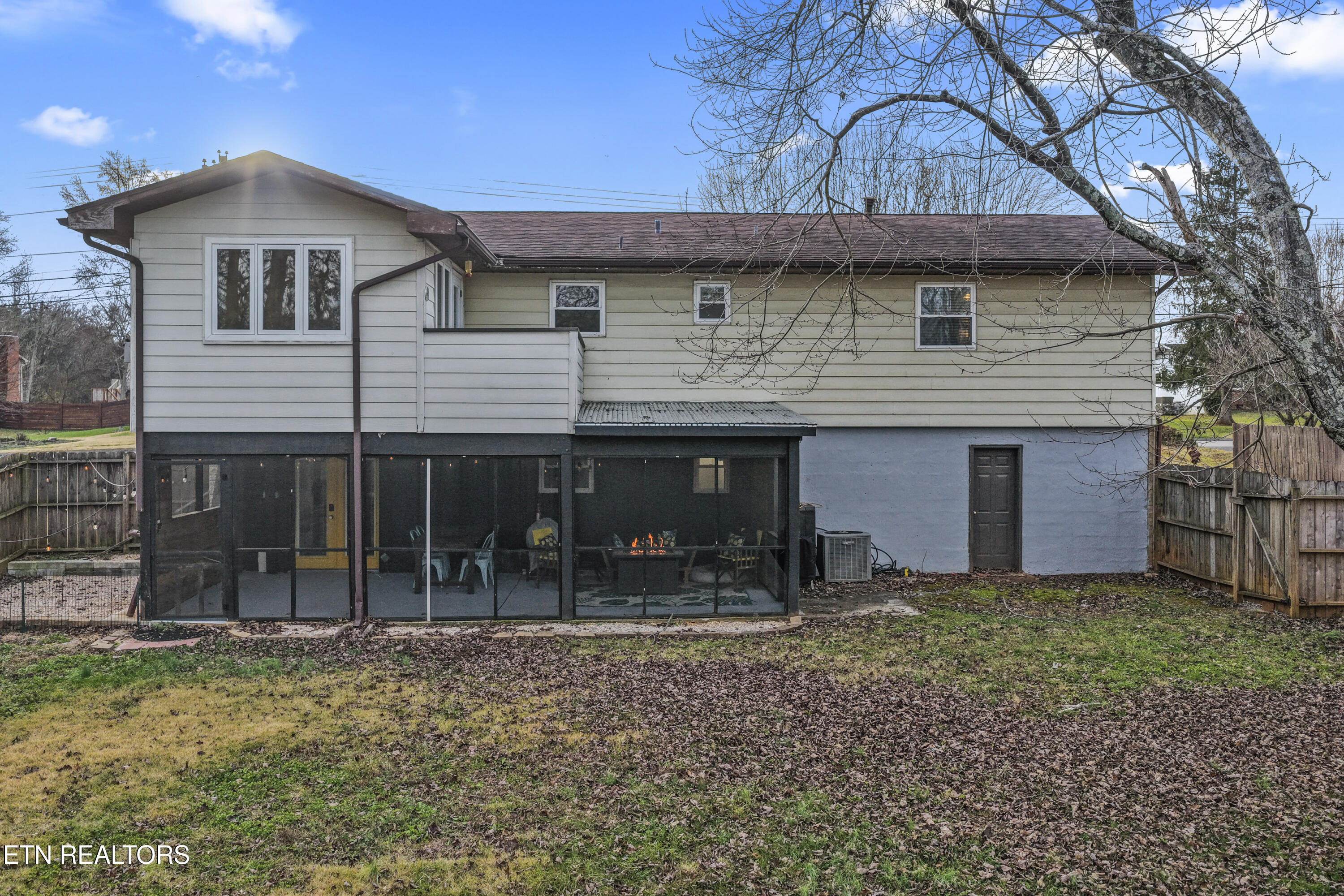 812 Crest Forest Road Knoxville, TN 37923 - Photo 4 of 45 photos_high_resolution_DJI_2025120116010