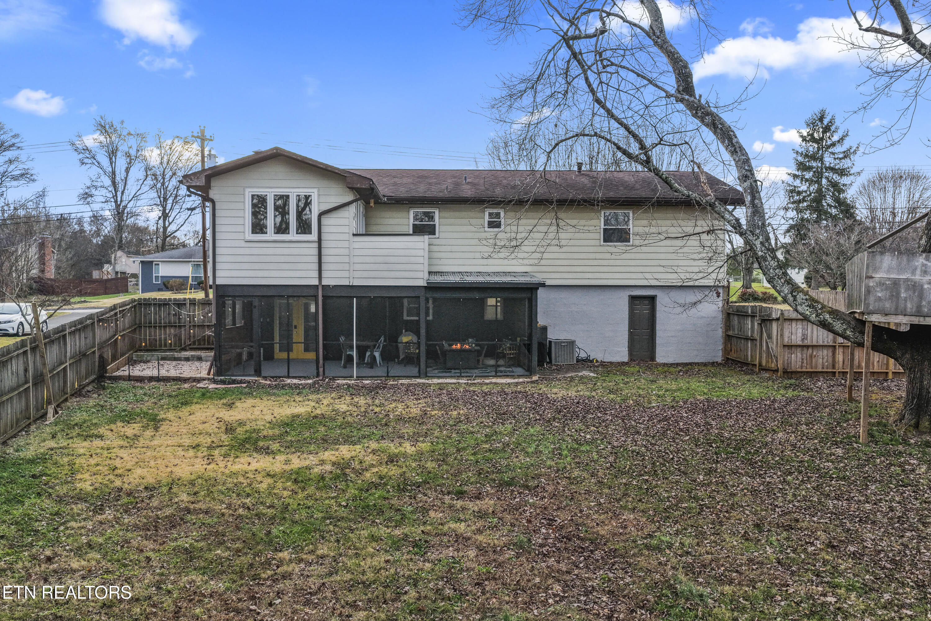 812 Crest Forest Road Knoxville, TN 37923 - Photo 6 of 45 photos_high_resolution_DJI_2025120116012