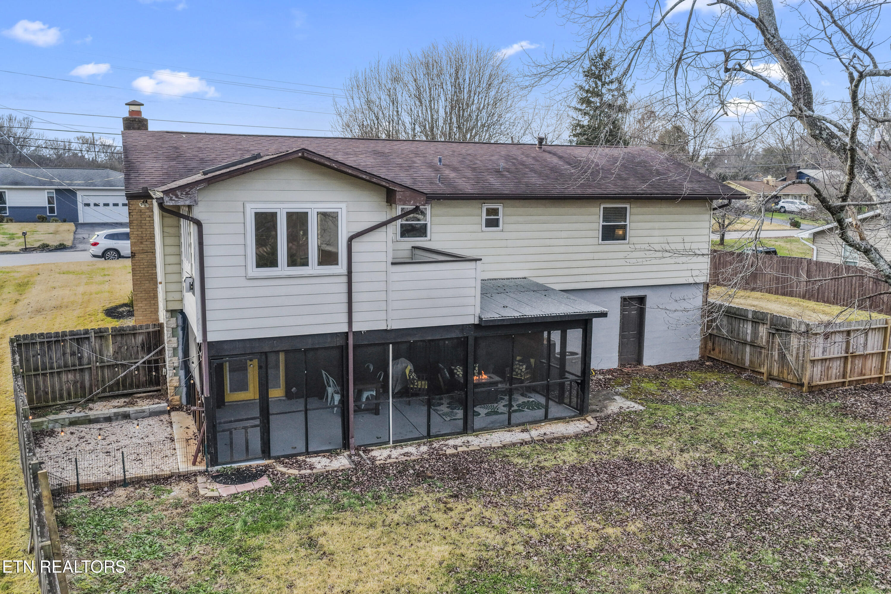 812 Crest Forest Road Knoxville, TN 37923 - Photo 7 of 45 photos_high_resolution_DJI_2025120116014